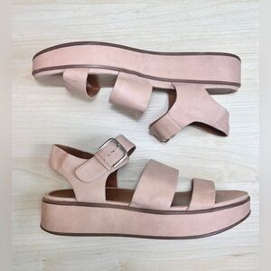 Naturalizer Beige Platform Sandals